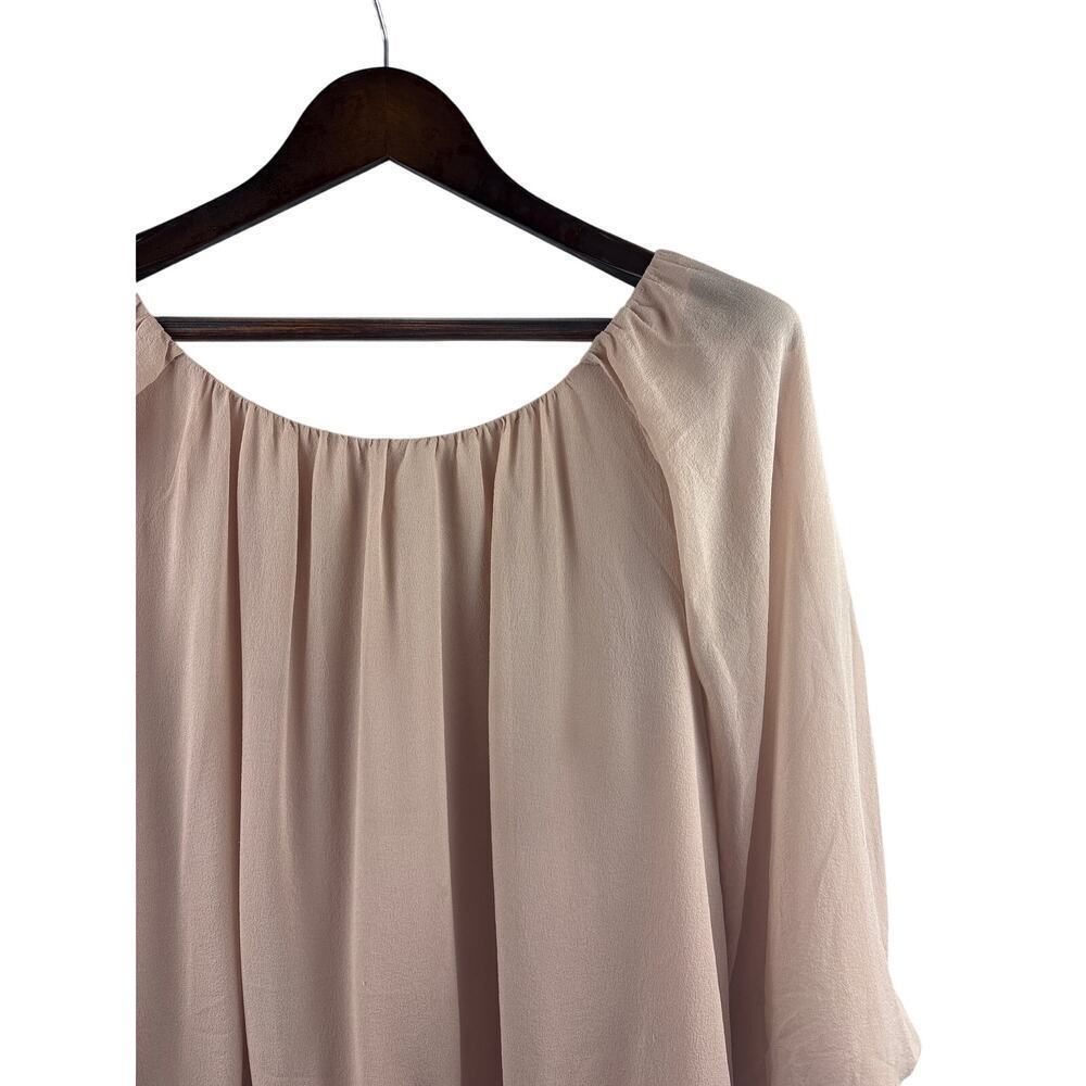 Women’s Hinge Size 1 Peachy Nude Flowy Blouse - Picture 2 of 5